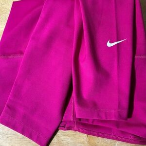 Nike Fuchsia Leggings